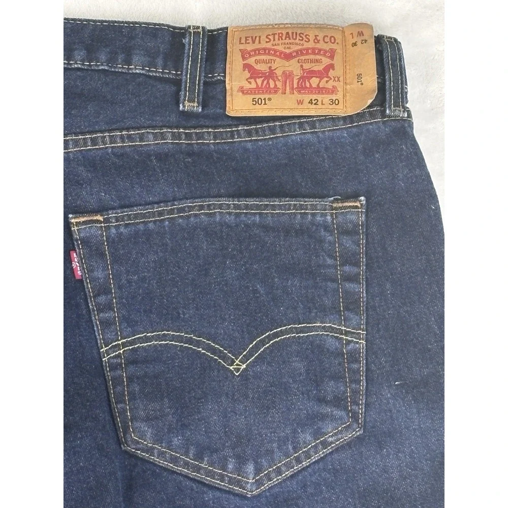 Levis excellent no